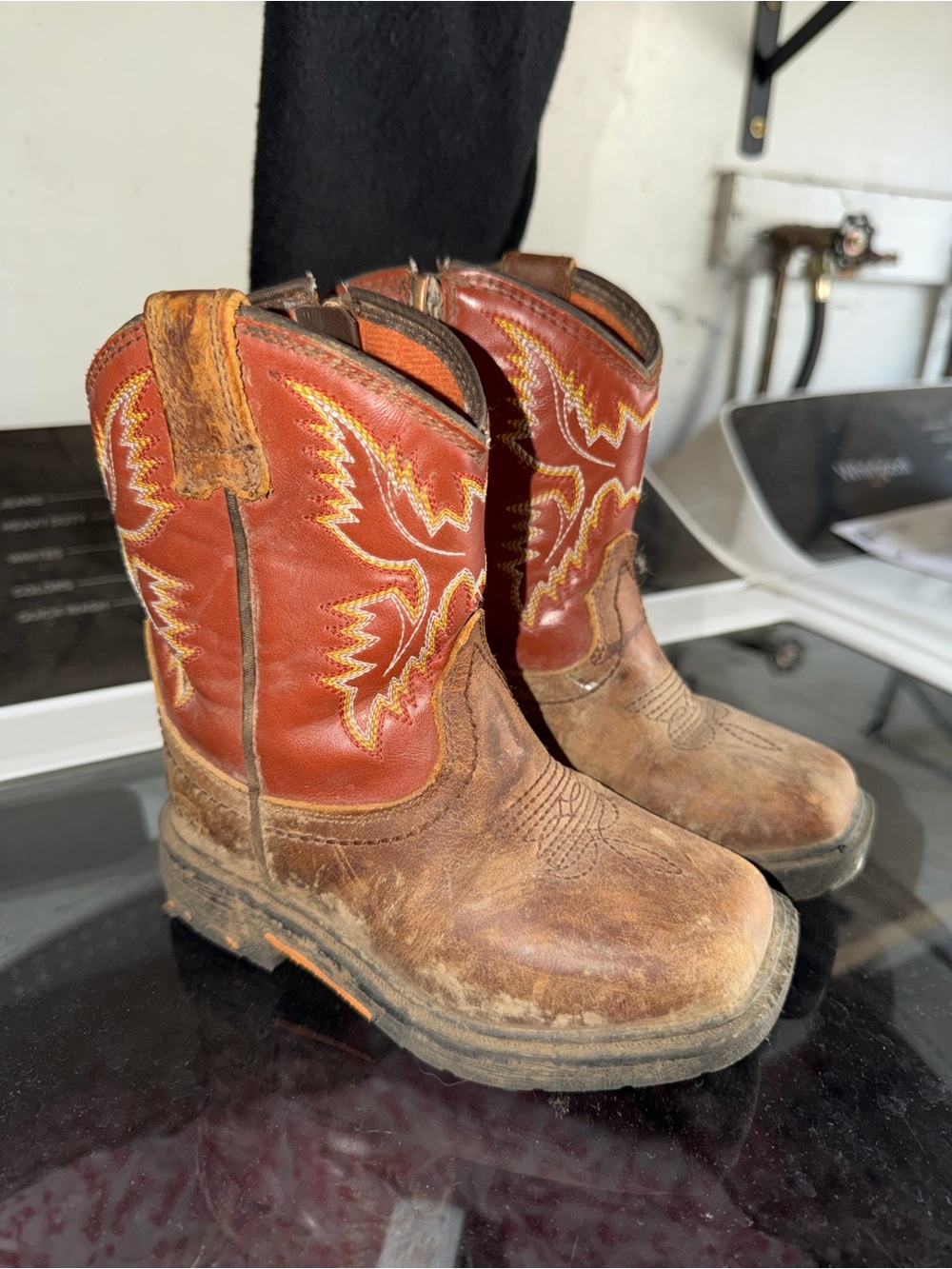 Kids ariat work hog boots